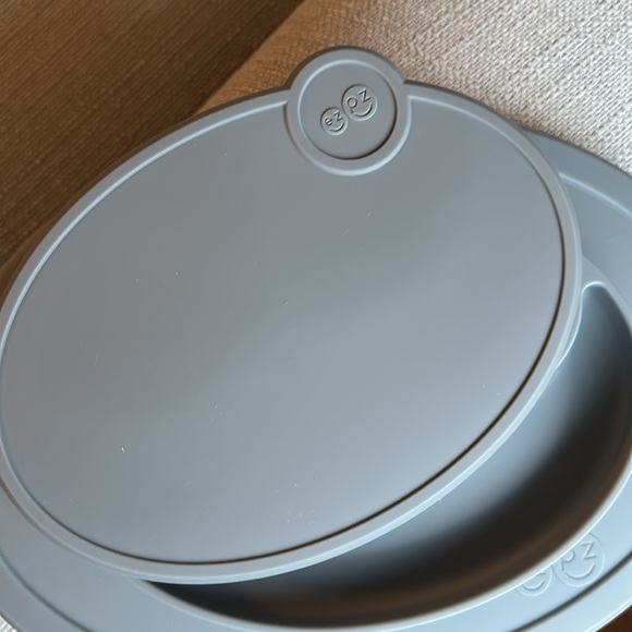 EZ PZ mini mat with lid in gray - Picture 8 of 10